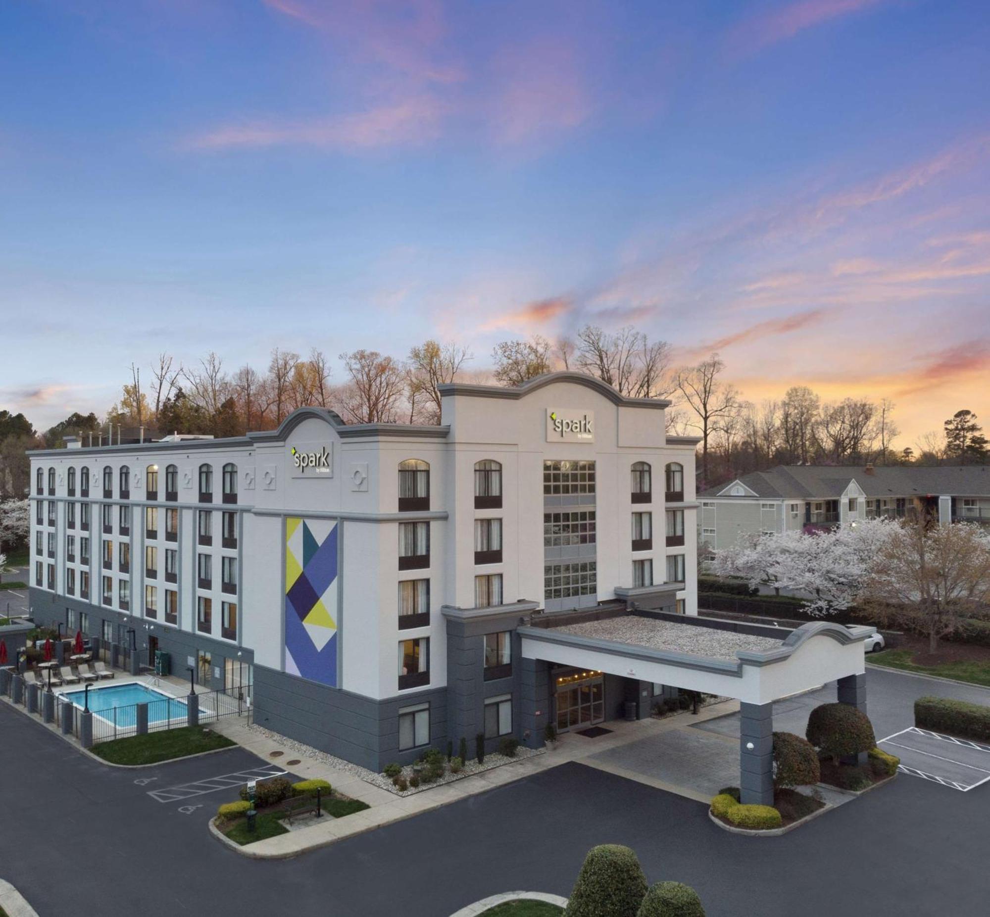 Spark By Hilton Greensboro Exterior photo