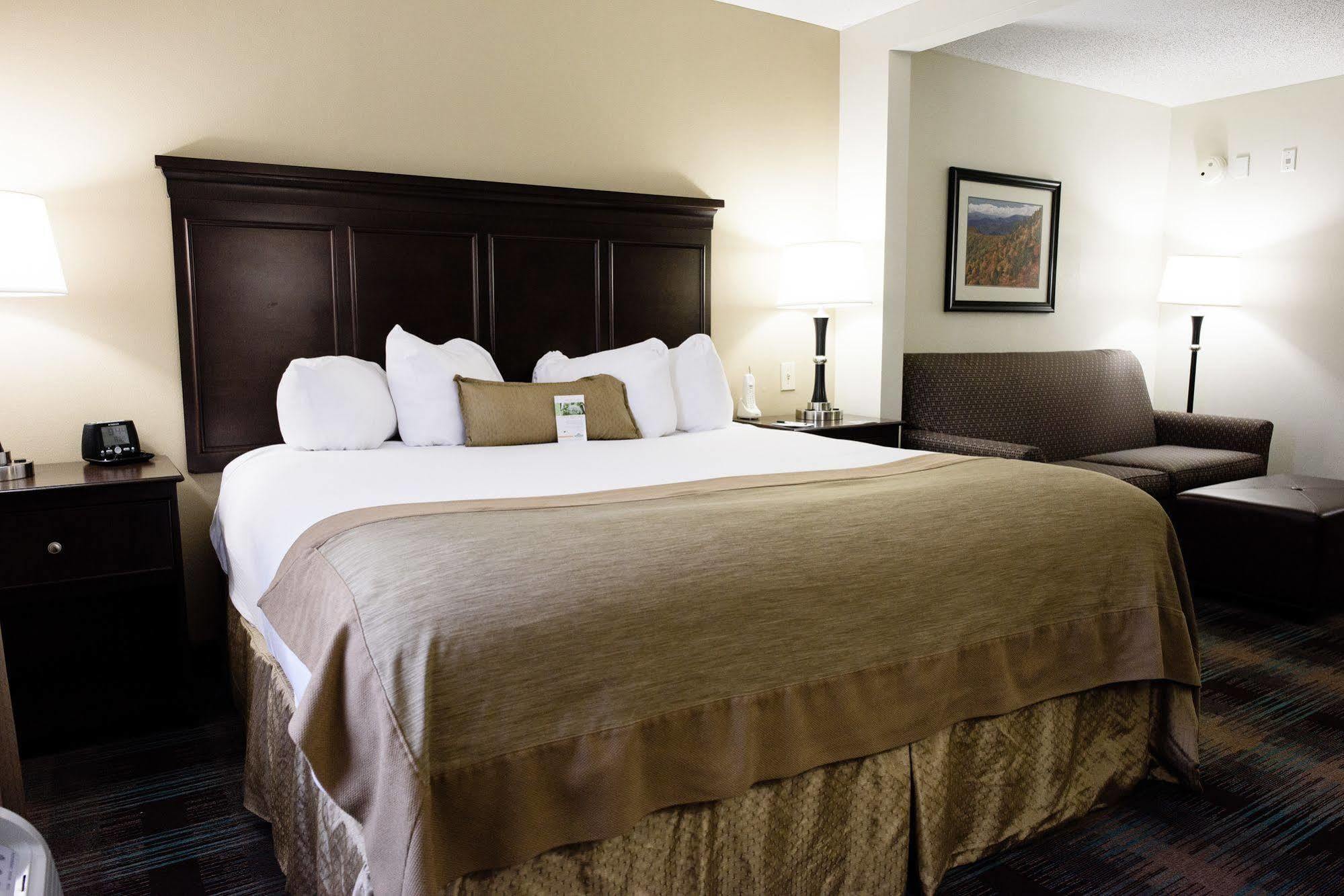 Spark By Hilton Greensboro Exterior photo